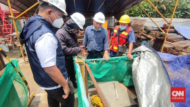 Gedung-gedung di Jakarta kerap bersiasat membuat sumur ilegal dan/ atau memanipulasi meteran air untuk mengakali pendataan penggunaan air tanah.