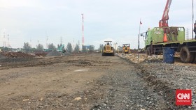 Kontraktor Pakai Bambu Akali Tanah Sirkuit Formula E yang Bermasalah