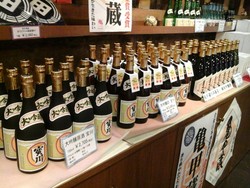 Pajak Miras Anjlok, Jepang Minta Anak Muda Minum Alkohol Sake-Wiski
