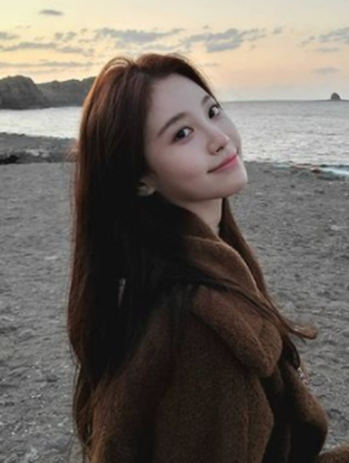 Selain jago nge-rap, Yura juga dikenal memiliki visual yang memukau. Jangan heran, karena sebelum menjadi trainee idol K-Pop, Yura merupakan mantan ulzzang di masa sekolah./ foto: intagram.com/yura_936