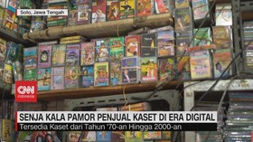 VIDEO: Senja Kala Pamor Penjual Kaset di Era Digital
