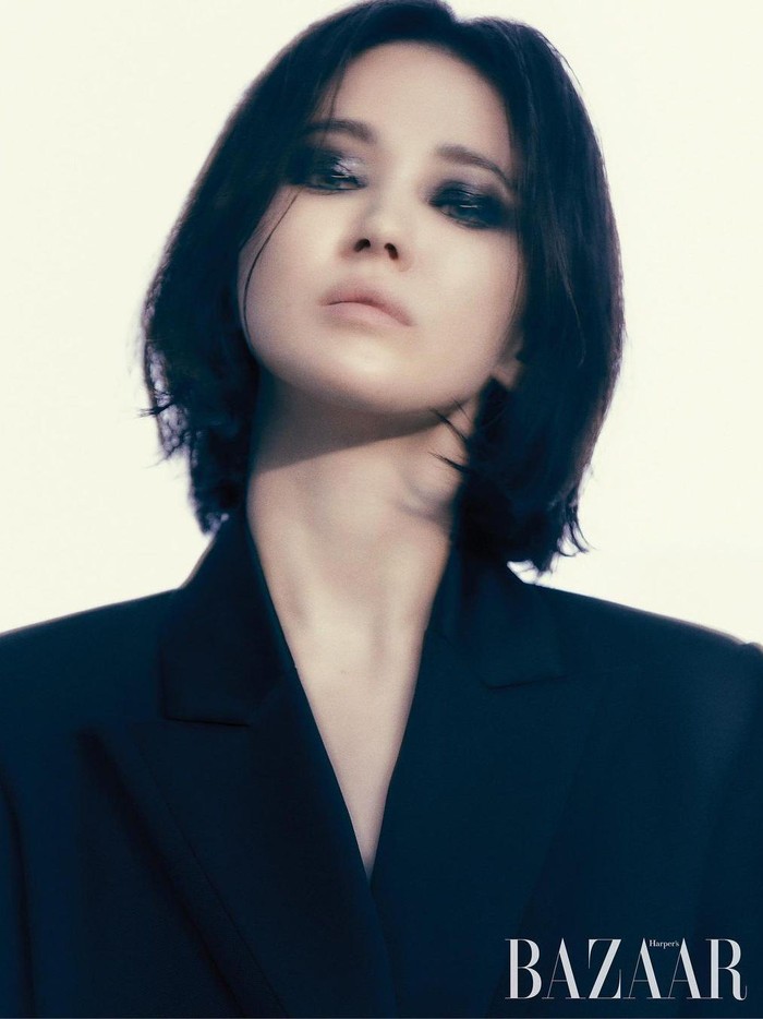 Sementara, Song Hye Kyo sendiri kini tengah syuting untuk drama terbarunya yang berjudul The Glory. Mengusung tema thriller, drama ini nantinya juga akan tayang di Netflix, lho. Yuk, kita tunggu comeback akting sang aktris yang akan datang!/ Foto: Kim Hee June