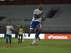 Gol Nyelekit David da Silva Bawa Persib Unggul di Babak Pertama