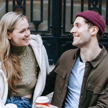 4 Kiat PDKT Buat Kamu yang Introvert, tapi Naksir Dia yang Ekstrovert