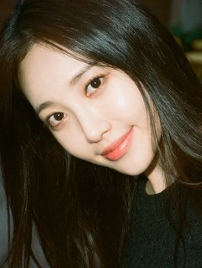 Ternyata Yura memang bercita-cita ingin berkarier di industri hiburan. Tidak hanya cantik, Yura sering kali tampil dan mengikuti berbagai ajang pencarian bakat sejak kecil, lho./ foto: intagram.com/yura_936