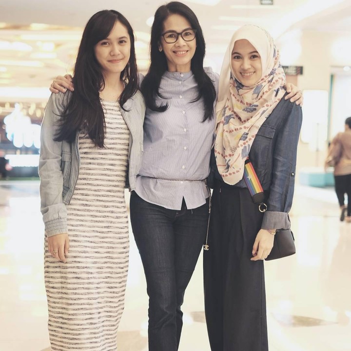 <p>Alyssa Soebandono memiliki hubungan yang erat dengan sang Bunda, Angki Wardani. Angki dikaruniai tiga anak yang sudah dewasa, yakni Ananda, Alyssa, dan Annissa. (Foto: Instagram @ichasoebandono)</p>