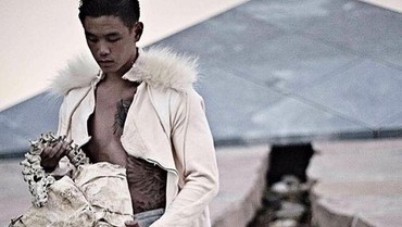 img-title Diduga Beli Organ Manusia, Arnold Putra Bikin Baju Pakai Tulang Rusuk