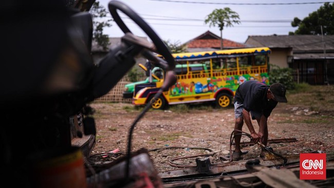 Pengoperasian odong-odong di jalan raya melanggar Undang-Undang Nomor 22 Tahun 2009 Tentang Lalu Lintas dan Angkutan Jalan. Di mana seharusnya ia berada?