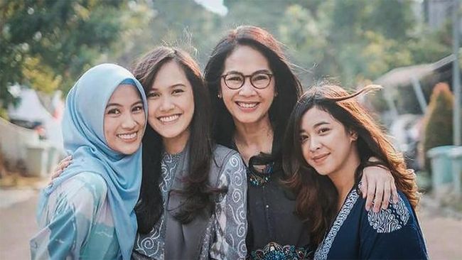 Ibu alyssa soebandono