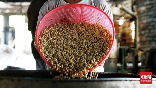 Badan Pangan Nasional (Bapanas) mewajibkan importir untuk menyerap kedelai petani lokal.