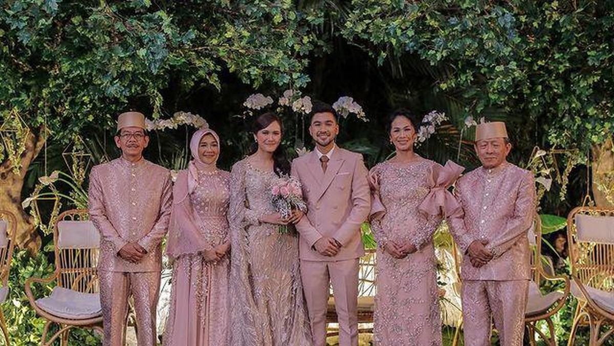 Ibunda Alyssa Soebandono dan Keluarga