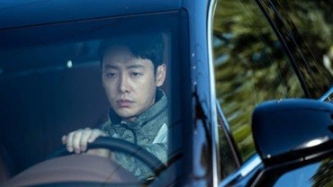 img-title Foto Karismatik Kim Dong Wook dalam Cuplikan Perdana 'The King of Pigs'