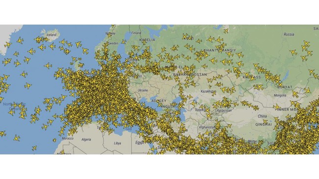 Langit Ukraina kosong dari aktivitas penerbangan. Pesawat-pesawat mengindari lalu lintas udara di atas Ukraina.