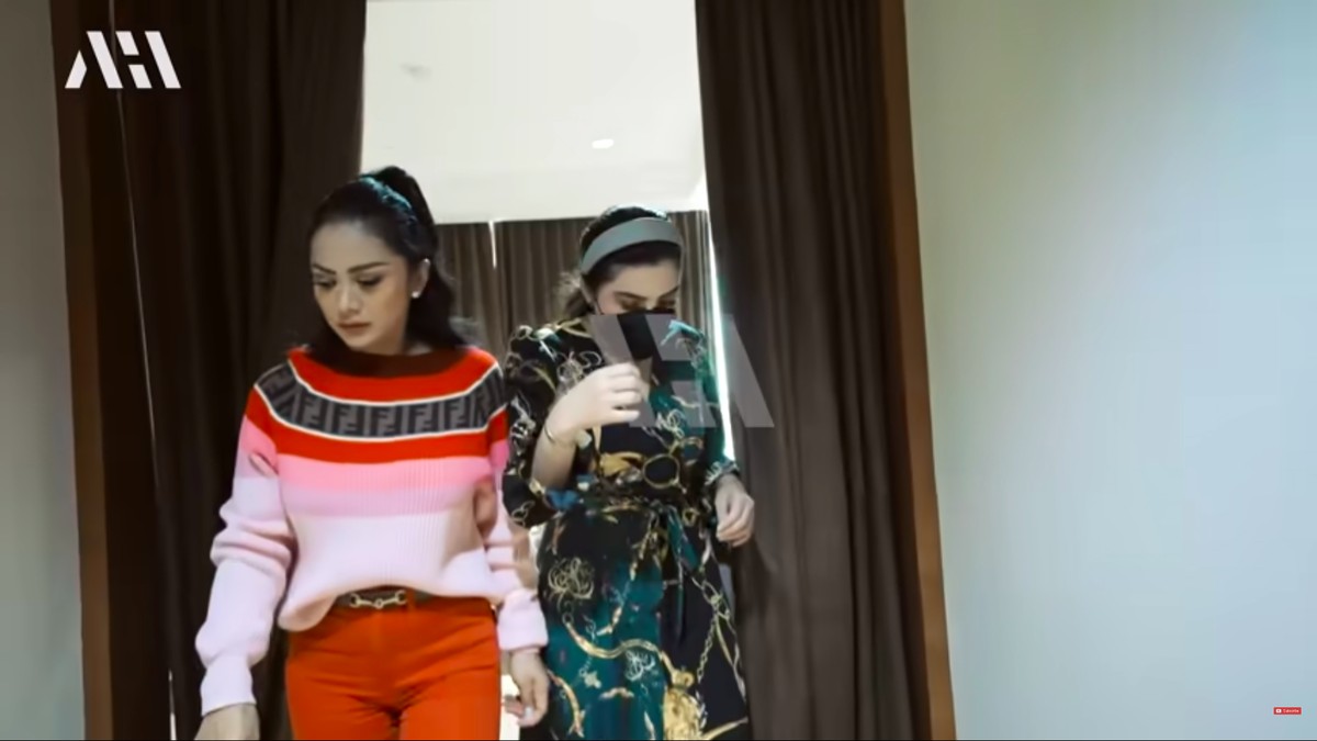 Potret KD dan Ashanty Jaga Aurel