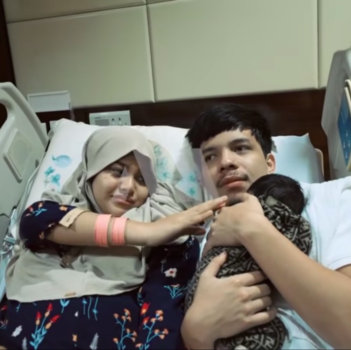 <p>Semoga kehadiran baby A bisa memberikan kebahagiaan bagi kedua keluarga ya, Bunda. (Foto: YouTube AH)</p>