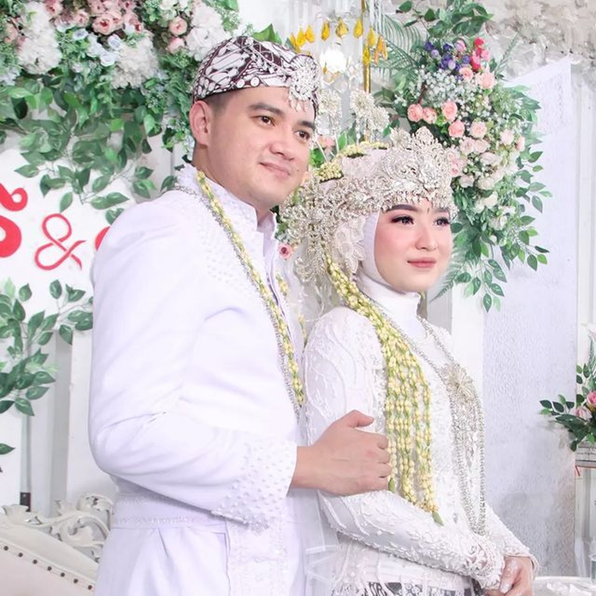 Dugaan perselingkuhan mantan suami Mawar AFI&comma; Steno Ricardo dengan Susi babysitter yang ia nikahi bikin heboh&period; Yuk&comma; intip potret Susi&excl;