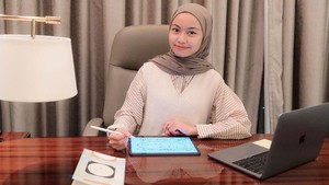 Sukses di Usia Muda, Ini 4 Penulis Perempuan Indonesia Berbakat yang Menginspirasi