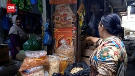 VIDEO: Pedagang Menggerutu, Pemko Medan Jual Minyak Goreng Murah