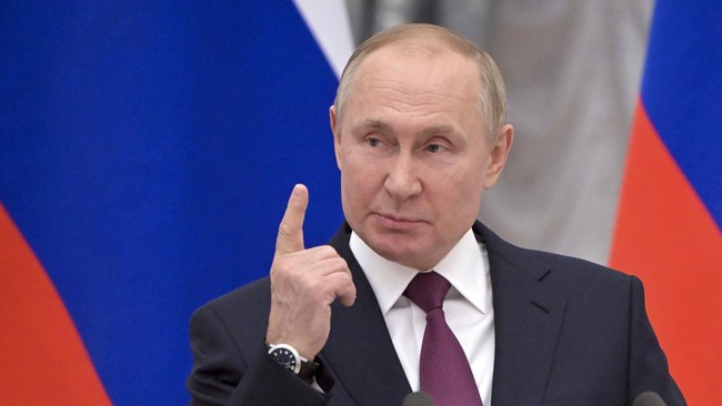 Pemerintah Rusia menyebut penutupan kantor CBC News adalah balasan dari Kanada yang lebih dulu melarang penyiaran kantor berita RT.