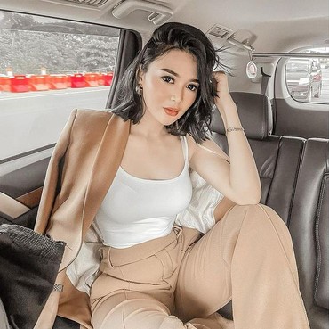 Digoda Erick Thohir, Intip 7 Potret Seksi Wika Salim yang Bikin Resah