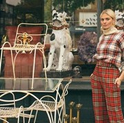 Nggak Pernah Ketinggalan Zaman, Ini Busana Bermotif Tartan yang Wajib Kamu Punya