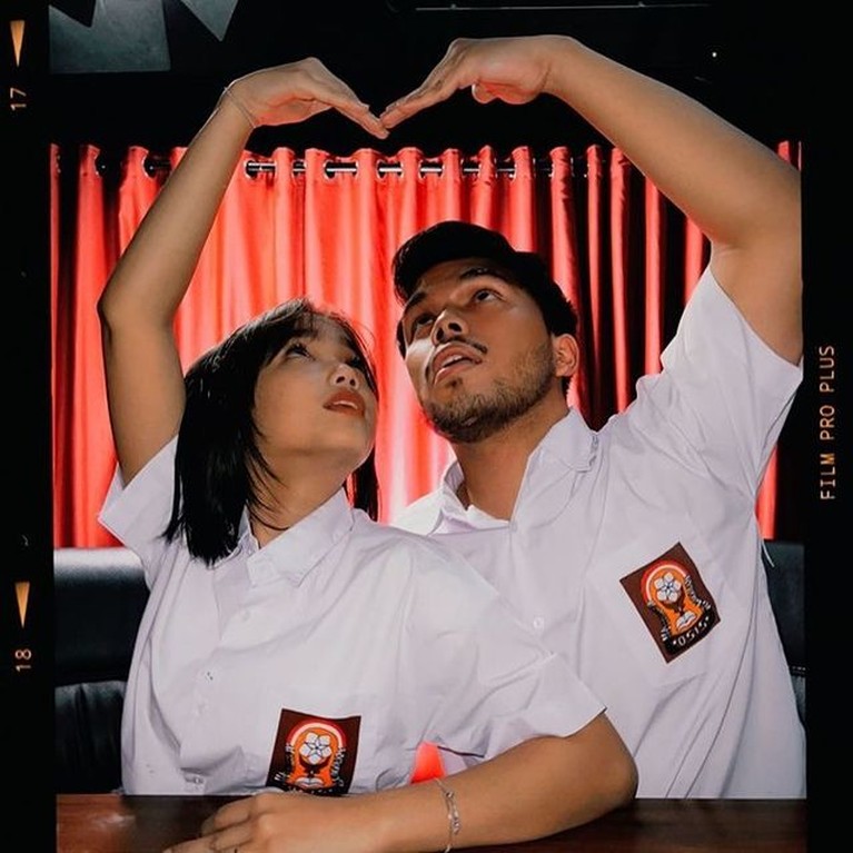Fuji dan Thariq Halilintar Pasangan muda-mudi, Fuji dan Thariq Halilintar yang belum lama ini jadian makin lengket dan mesra. Yuk, intip potret mereka!