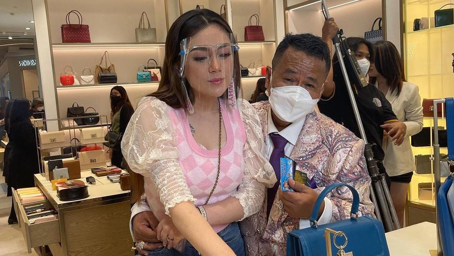 Hotman Paris dan Celine Evangelista