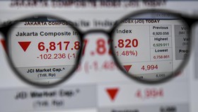 Investor Wait and See, IHSG Diprediksi Makin Terkapar Hari Ini