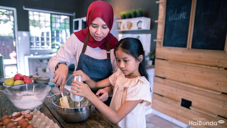 Ilustrasi anak gotong royong di rumah