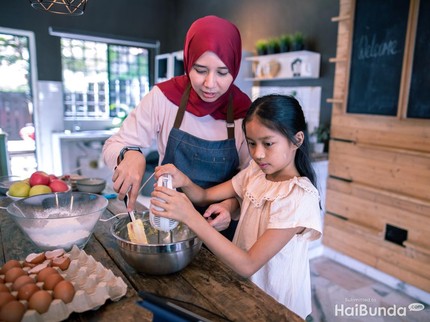 5 Alasan Ajarkan Manfaat Gotong-Royong pada Si Kecil, Bikin Anak Jadi Mandiri