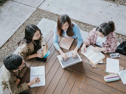 7 Mata Kuliah Anti Mainstream di Dunia, Ada yang Pelajari UFO hingga Zombie