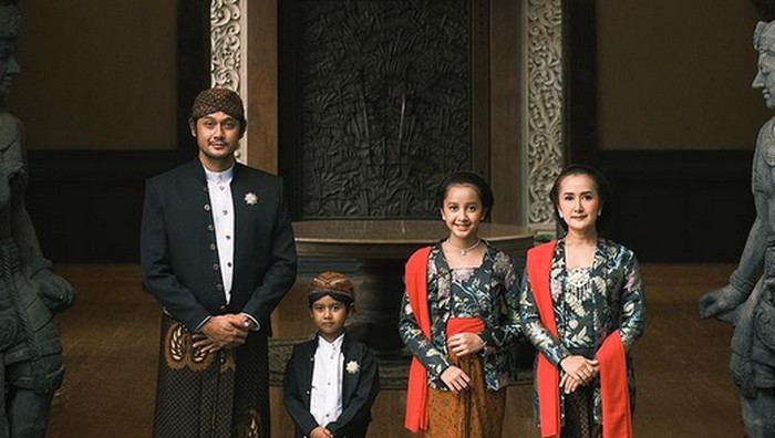 Deretan Artis yang Tampil Anggun Memakai Busana Adat Jawa