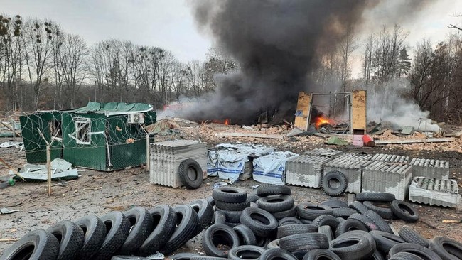 Duta Besar Republik Indonesia untuk Ukraina, Ghafur Dharmaputra, mengungkapkan situasi mencekam di Kiev, usai Rusia memutuskan invasi negara itu.