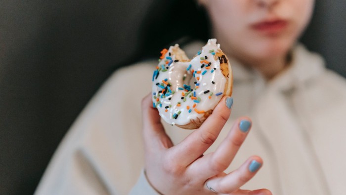 Kebiasaan Makan dan Ngemil Baik yang Dianjurkan Bagi Perempuan Usia 40-an, Biar Sehat dan Bugar Terus!