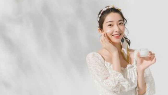 Beauties, Ternyata Ini lho Urutan Skincare Rutin Pagi dan Malam Hari yang Benar! Beauties, Ternyata Ini lho Urutan Skincare Rutin Pagi dan Malam Hari yang Benar!
