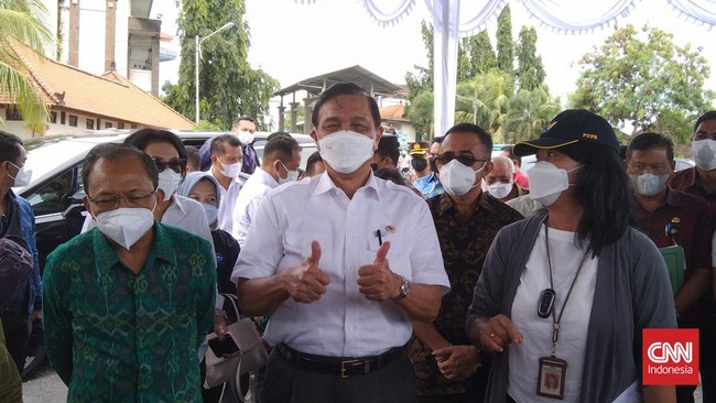 Menko Marves Luhut Pandjaitan menanti perkembangan Covid-19 dua pekan ke depan terkait rencana Bali tanpa karantina.