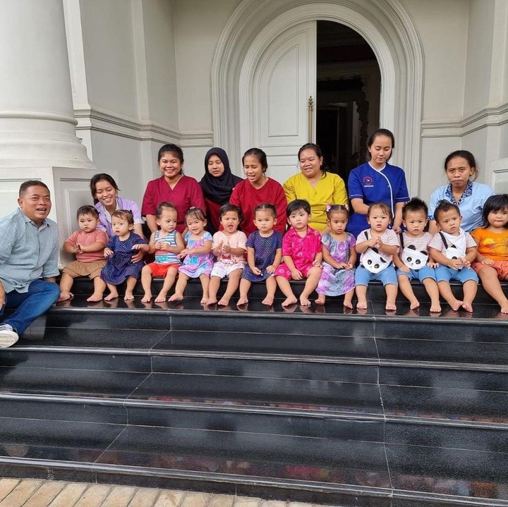 <p>Monica Soraya sebelumnya telah memiliki empat orang anak, Bunda. Namun, ia memutuskan untuk mengadopsi dan membesarkan anak-anak dari keluarga yang tidak mampu. (Foto: Instagram: @monica_soraya_hariyanto)</p>