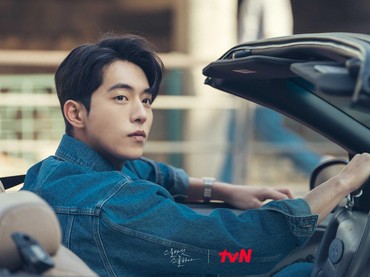 Foto Perdana Nam Joo Hyuk Saat Wamil Bikin Fans Heboh