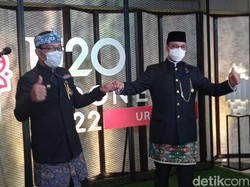 Kompaknya Anies-Ridwan Kamil: dari Pakaian, Salam, hingga Makanan