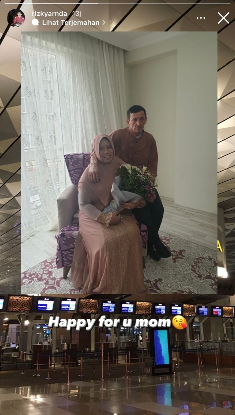 Rohimah Alli Kabar bahagia datang dari Rohimah mantan istri Kiwil yang baru saja menikah lagi dengan seorang pria Turki. Yuk, intip potretnya!