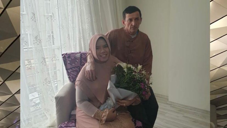 Kabar bahagia datang dari Rohimah mantan istri Kiwil yang baru saja menikah lagi dengan seorang pria Turki. Yuk, intip potretnya!