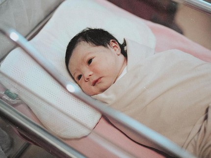 5 Potret Baby Ameena, Malaikat Kecil Aurel & Atta, Ternyata Ini Arti Namanya Bun
