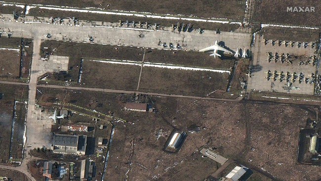 Gambar satelit terbaru menunjukkan bandara internasional Boryspil di Kiev tampak tak mengalami kerusakan setelah hari ketiga serangan Rusia ke Ukraina.