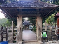 Pepali Pitu, Ajaran Sunan Drajat yang Tersirat di Undakan Makamnya