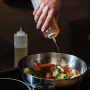 Minyak Goreng Masih Langka, 5 Pilihan Minyak Sayur di Pasaran Ini Diklaim Lebih Sehat untuk Diet!