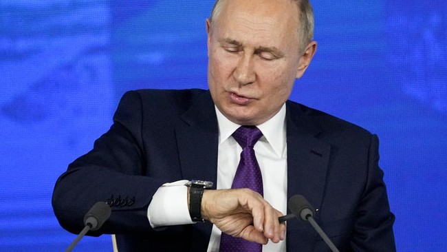Putin Makin Tertekan, Sekutu Komplain Mobilisasi Komcad ke Ukraina Pejabat senior parlemen Rusia mulai ramai mengeluh soal kebijakan pengerahan pasukan cadangan atau Komcad ala Presiden Vladimir Putin ke Ukraina.