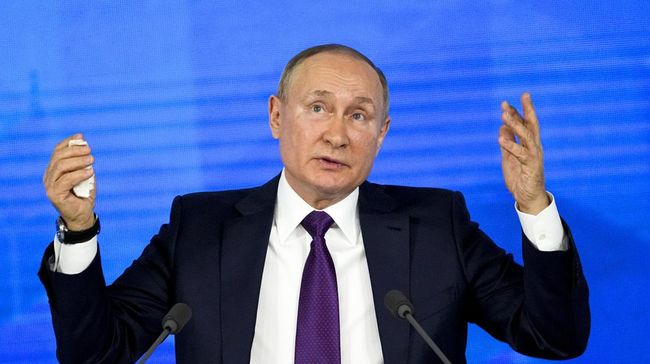Kremlin mengatakan bahwa pidato Presiden Vladimir Putin tertunda selama satu jam karena serangan siber, Jumat (17/6).