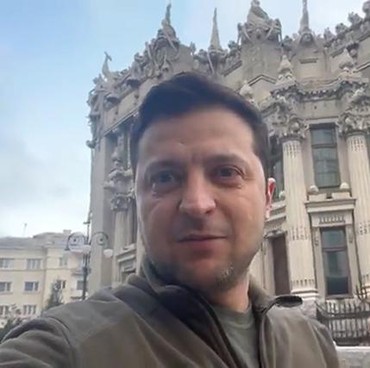 Presiden Ukraina 'Muncul' di Grammy 2022 dari Persembunyian Rahasia