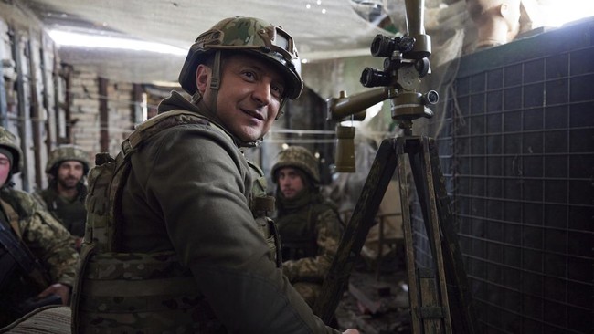 Presiden Ukraina, Volodymyr Zelensky menegaskan negaranya tak lagi berharap kepada Pakta Pertahanan Atlantik Utara (NATO).