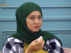 Istri Zul Zivilia Nangis Cerita Anaknya yang Berkebutuhan Khusus Putus Sekolah